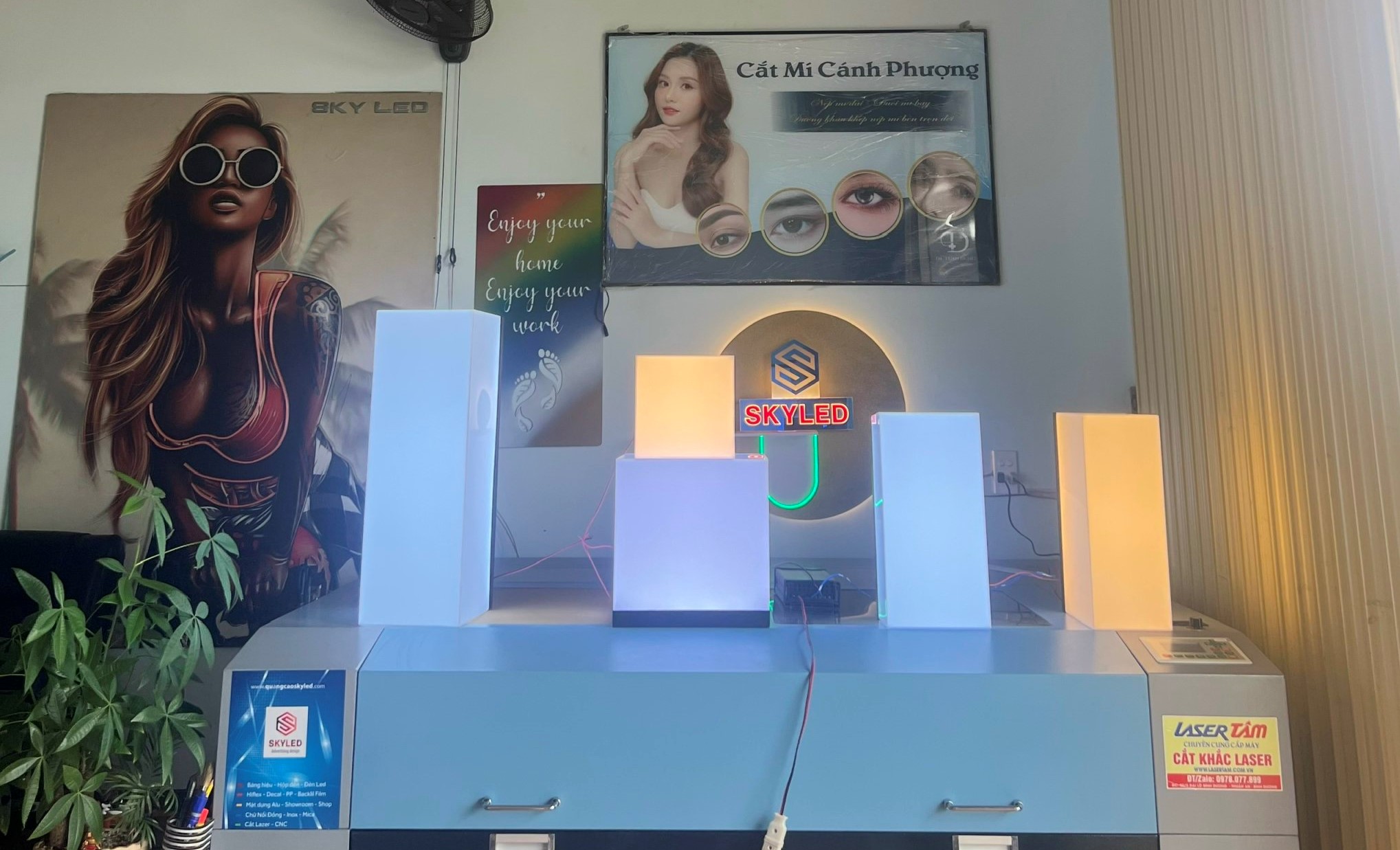 Quảng cáo Đắk Lắk - thiết kế thi công bảng hiệu trọn gói 18 z7366651225021 ed46f12eb56015fc2972d72c1425a51d