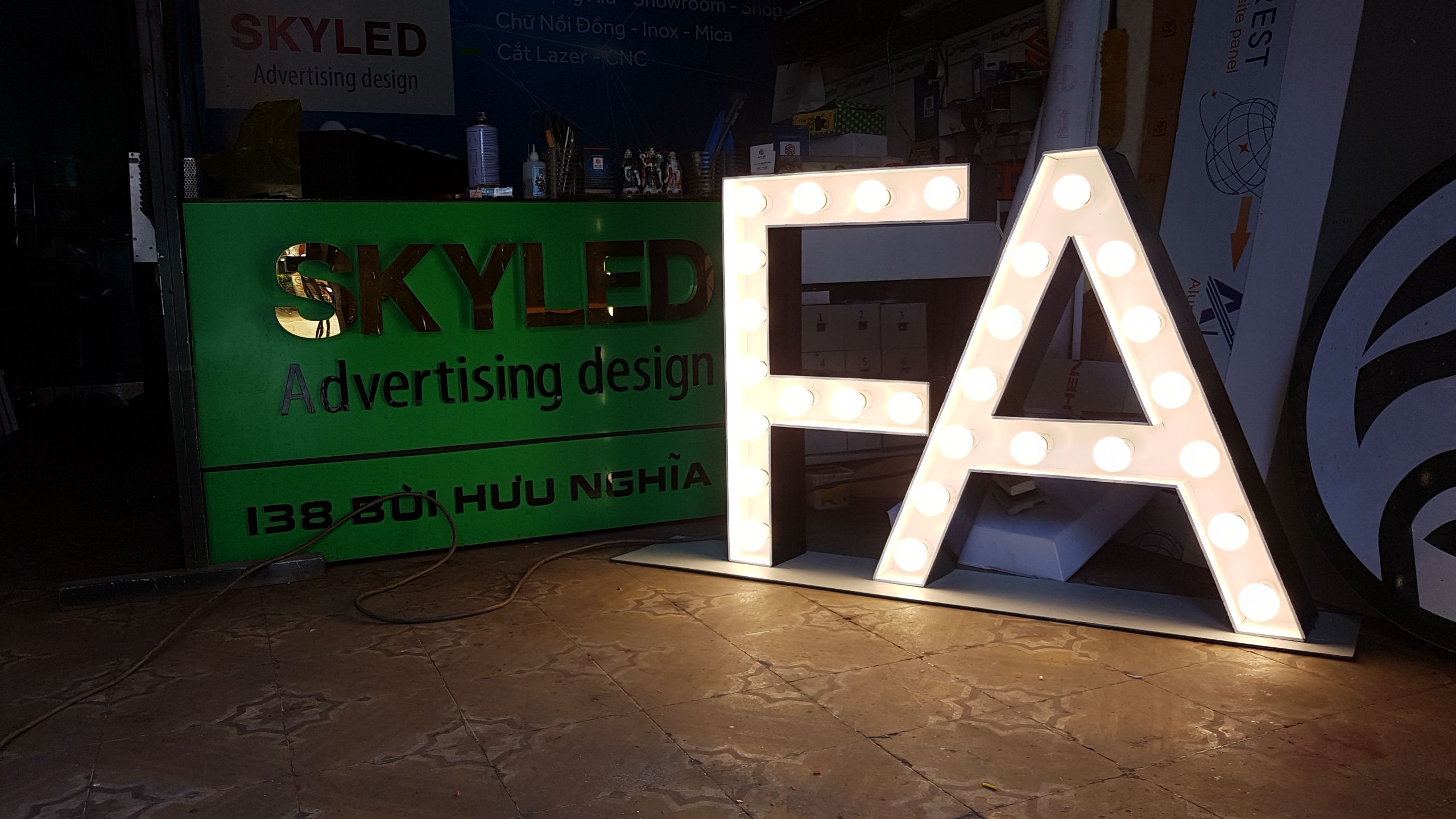 Gia Công Lắp Đặt Chữ 3D Sân Khấu Theo Yêu Cầu – Nổi Bật Mọi Sự Kiện 5 Skyled chu 3D den led