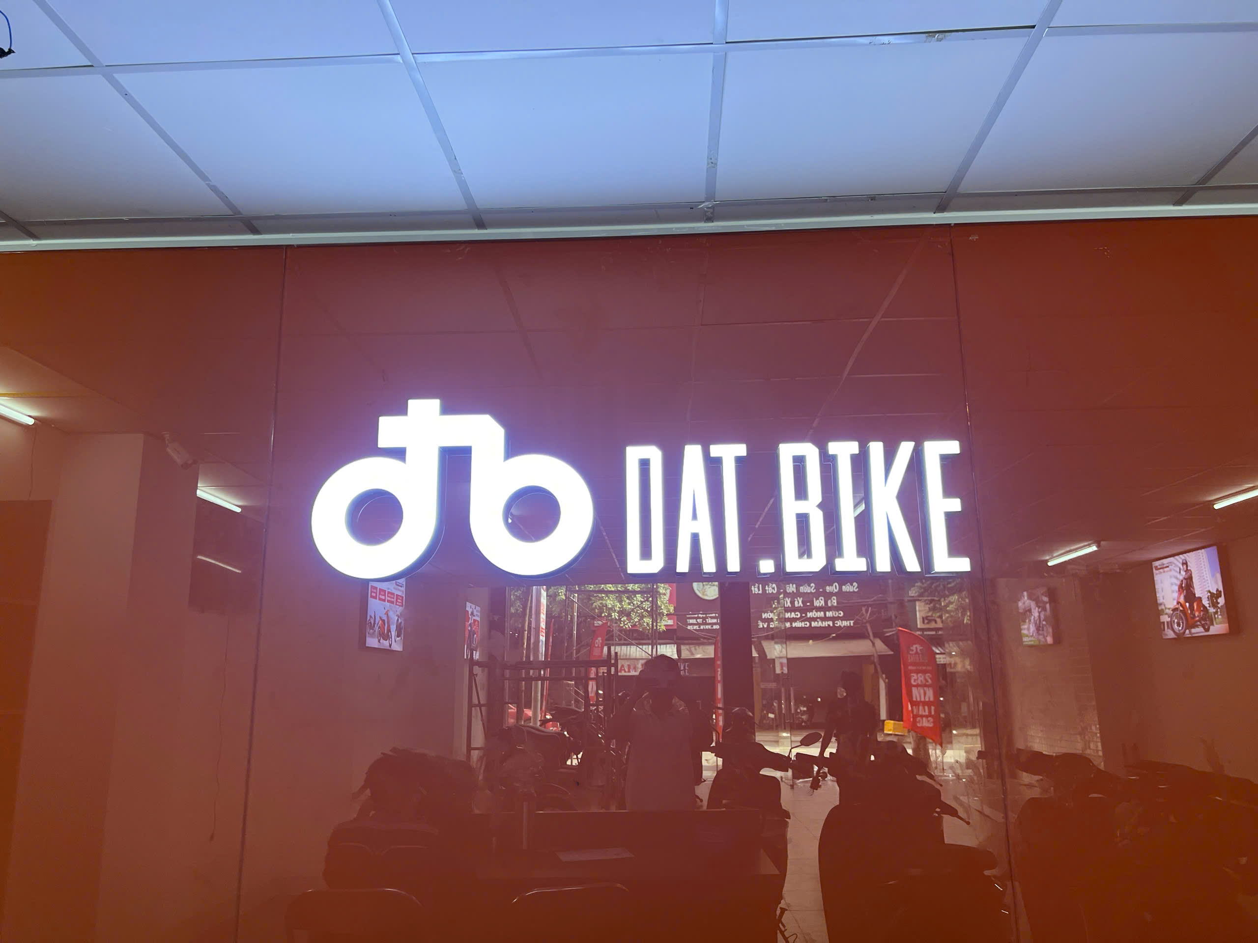 Quang cao Skyled bang hieu xa may datbike bmt 3